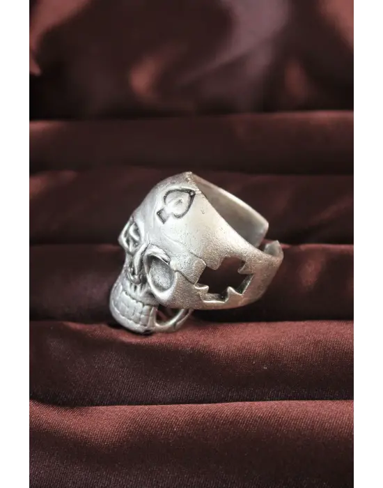 Gümüş Renk Kuru Kafa Figürlü Ayarlamalı Erkek Yüzük