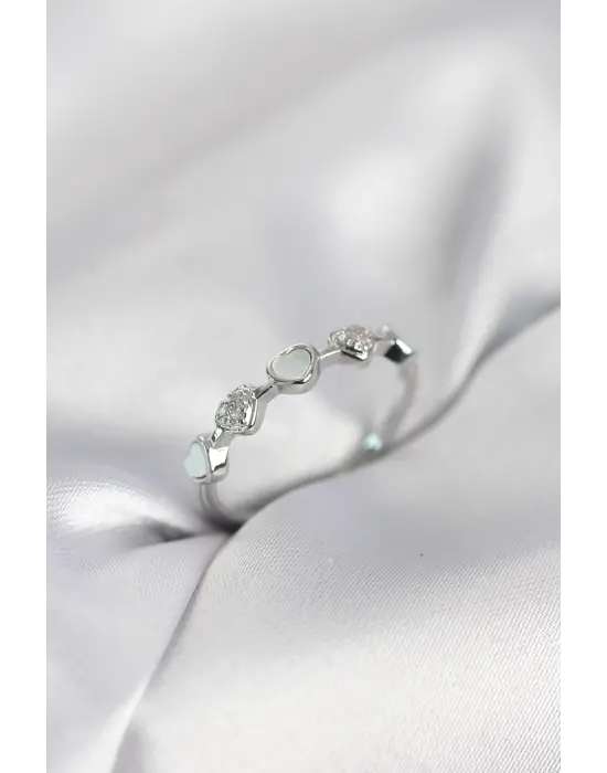 Gümüş Renk Minimal Kalp Model Zirkon Taşlı Pirinç Kadın Yüzük