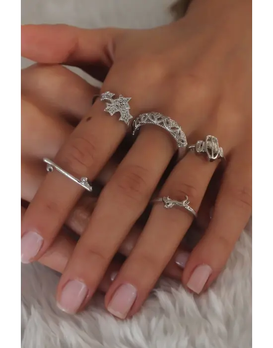 Gümüş Renk Motif İşleme Çoklu Yıldız Figür Kadın Yüzük Kombini