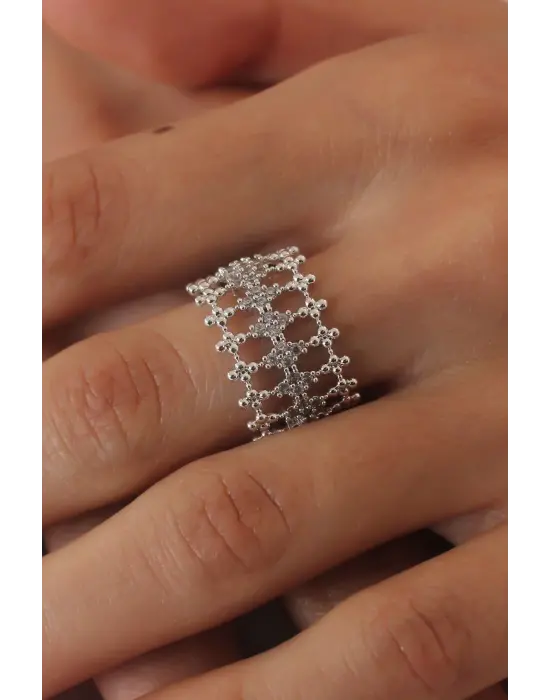 Gümüş Renk Motif Model Zirkon Taşlı Kadın Yüzük