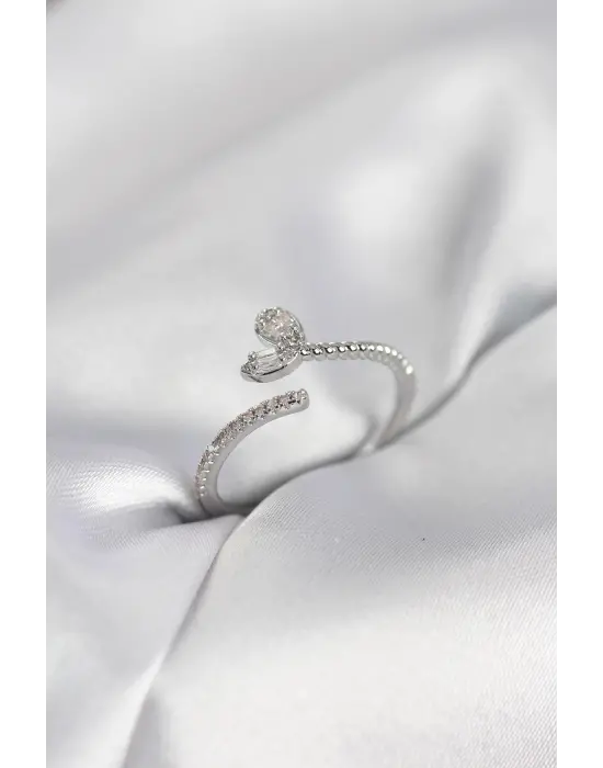 Gümüş Renk Pirinç Kuyruklu Kalp Model Kadın Yüzük