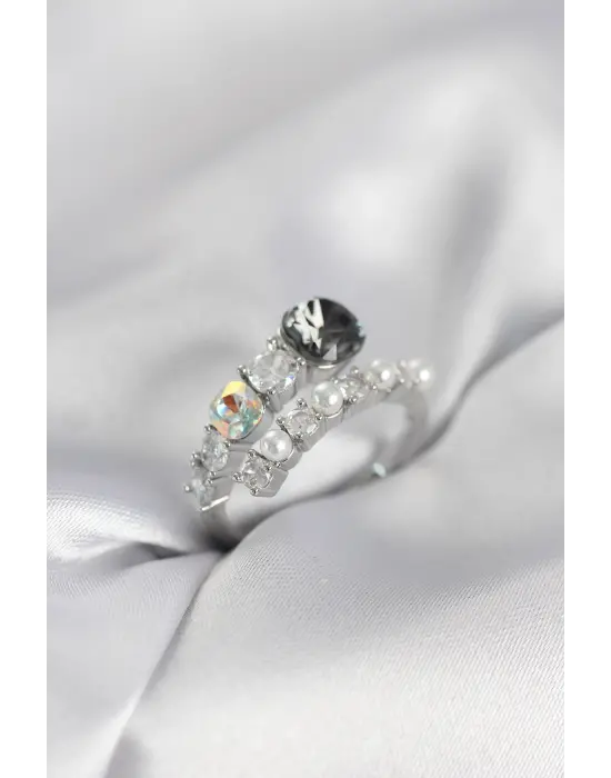 Gümüş Renk Pirinç Zirkon Taşlı İncili Kadın Yüzük