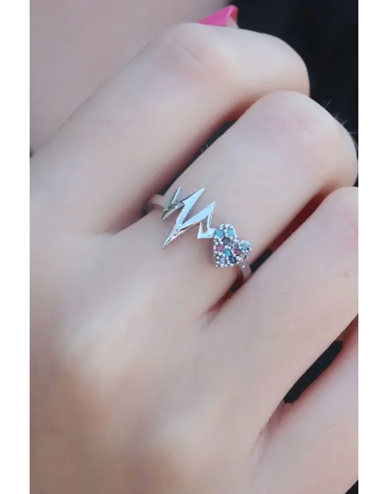 Gümüş Renk Ritim Zirkon Taşlı Kalp Model Kadın Yüzük