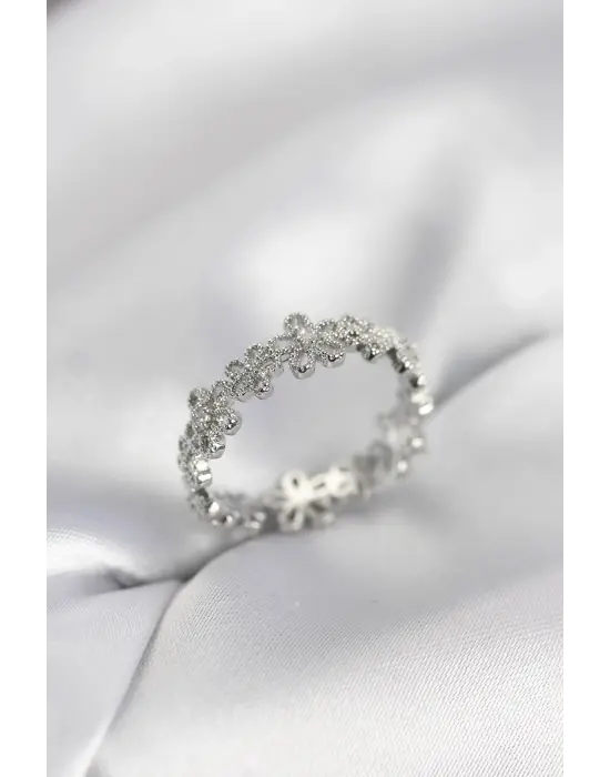 Gümüş Renk Sıralı Çiçek Model Zirkon Taşlı Kadın Yüzük