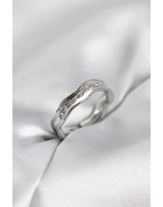 Gümüş Renk Su Damlası Model Zirkon Taşlı Kadın Yüzük