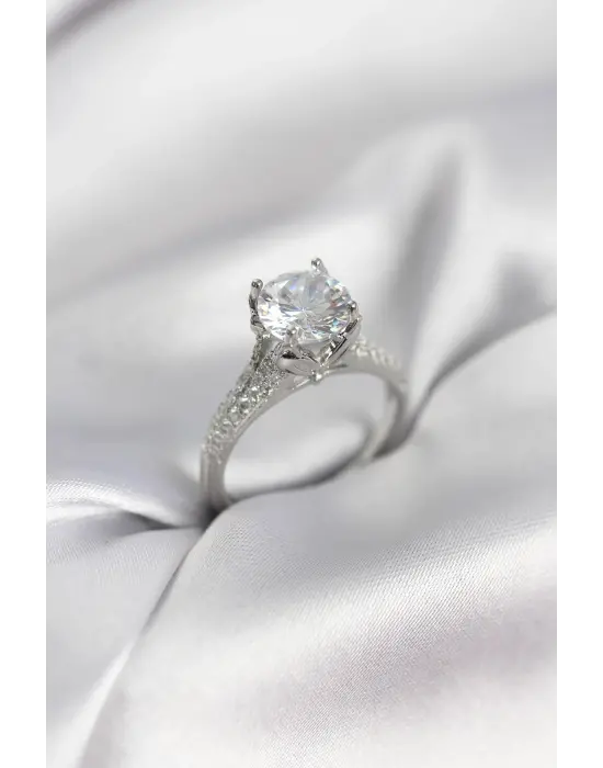 Gümüş Renk Tek Taş Model Zirkon Taşlı Kadın Yüzük