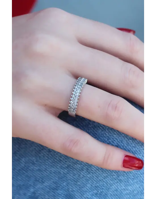 Gümüş Renk Zirkon Taşlı Kadın Yüzük