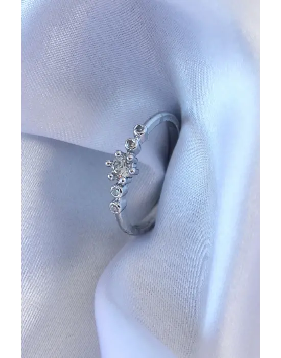 Gümüş Renk Zirkon Taşlı Kadın Yüzük