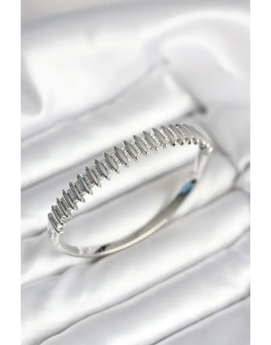 Gümüş Renk Zirkon Taşlı Pirinç Kadın Kelepçe