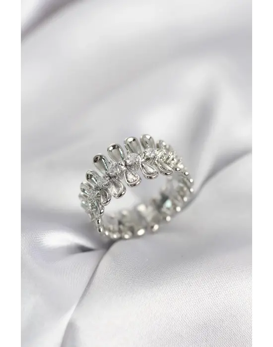 Gümüş Renk Zirkon Taşlı Sıralı Damla Model Kadın Yüzük