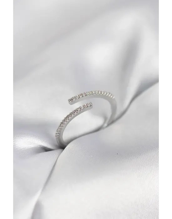 Gümüş Renk Zirkon Taşlı Yılan Tarz Kadın Yüzük