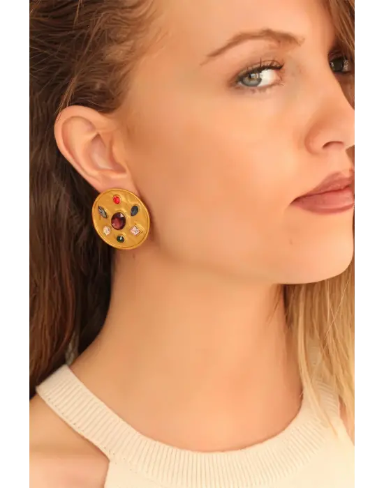 Kabartmalı Metal Sarı Renk Renkli Taşlı Bayan Küpe