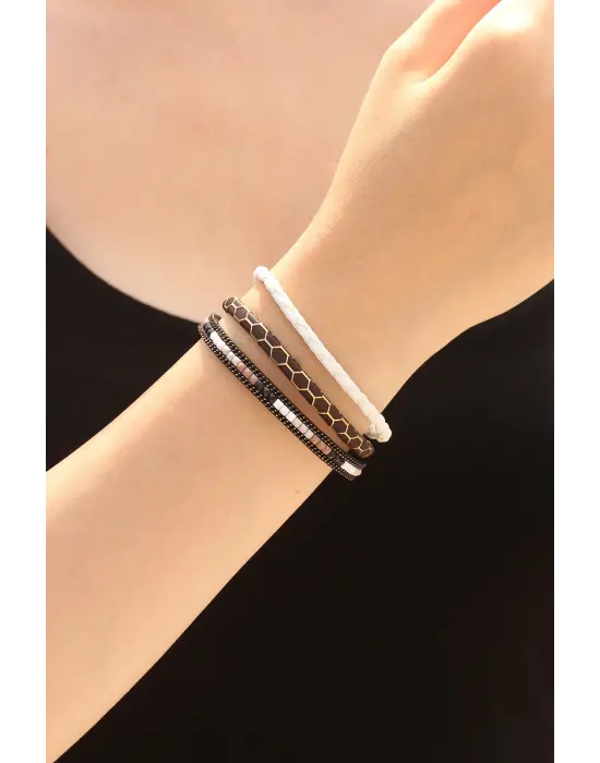 Kahverengi Desenli Tasarımlı Taşlı Beyaz Örgü Model Kadın Deri Bileklik