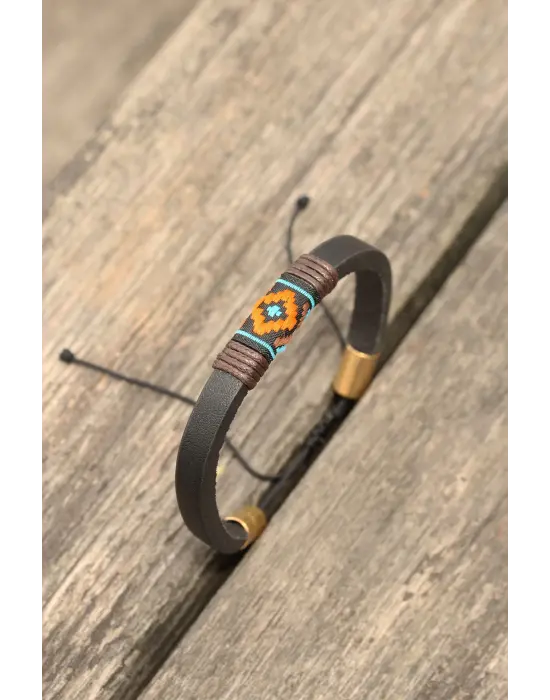 Kahverengi İpli Etnik Desenli Kadın Deri Bileklik