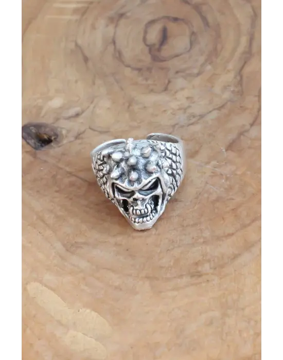 Kasklı Kuru Kafa Figürlü Gümüş Renk Erkek Yüzük