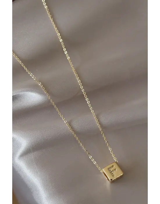 Küp Model Gold Renk Zirkon Taşlı F Harfli Kolye
