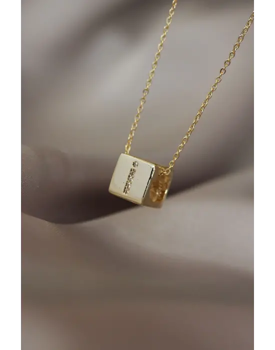 Küp Model Gold Renk Zirkon Taşlı İ Harfli Kolye
