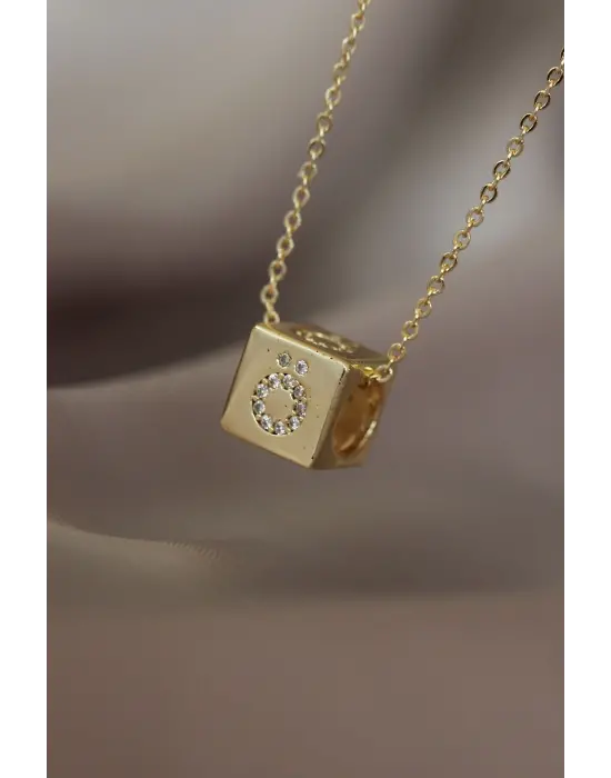 Küp Model Gold Renk Zirkon Taşlı Ö Harfli Kolye
