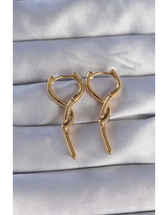  Altın Sarmal Çubuk Tasarımlı Uzun Küpe