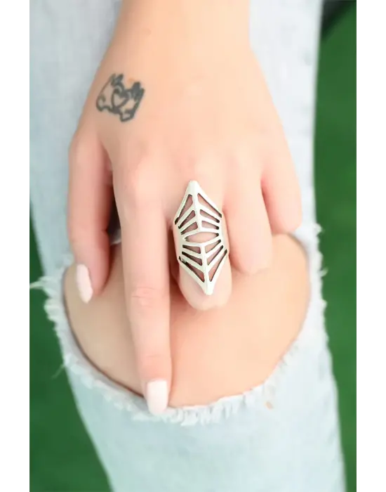 Metal Eskitme Gümüş Renk Otantik Ayarlamalı Bayan Yüzük