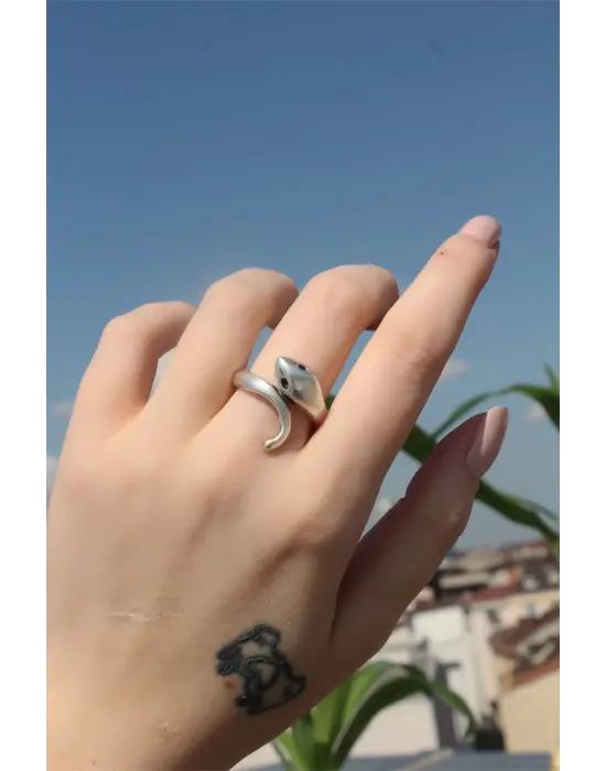 Metal Yılan Figürlü Ayarlamalı Antik Yüzük