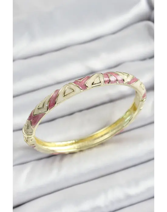 Mineli Pirinç Gold Renk Beyaz ve Pembe Geometrik Desenli Kadın Kelepçe
