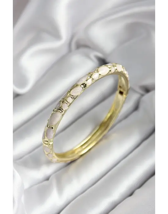 Mineli Pirinç Krem Çiçek Desenli Gold Renk Kadın Kelepçe (çap 60 mm)