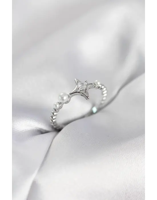 Minimal Kutup Yıldızı Model Zirkon Taşlı Gümüş Renk Kadın Yüzük
