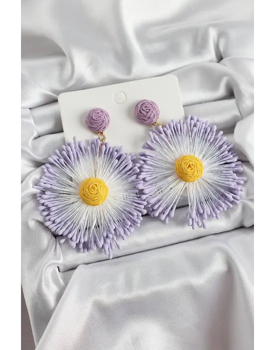 Mor Püsküllü Papatya Figürlü Hasır Örgü Model Gold Renk Kadın Küpe