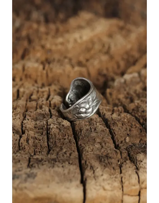 Otantik Çiçek Tasarımlı Ayarlamalı Kadın Yüzük