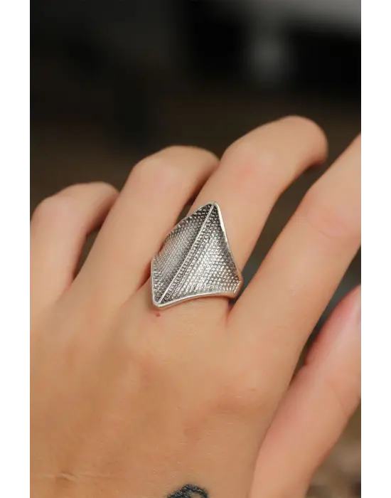 Otantik Tasarımlı Ayarlamalı Kadın Yüzük