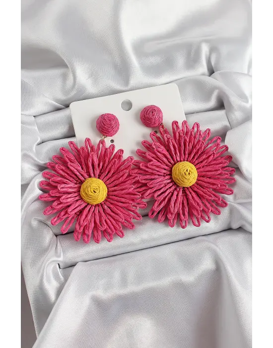 Pembe Papatya Figürlü Hasır Örgü Model Gold Renk Kadın Küpe