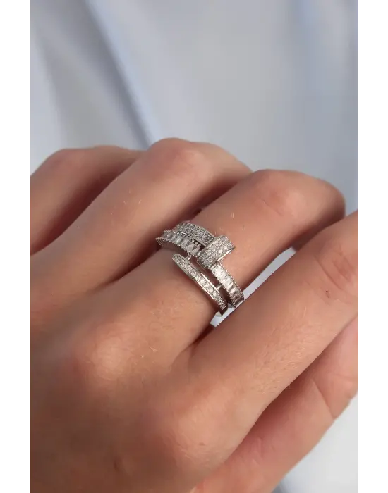  Ayarlamalı Gümüş Zirkon Taşlı Kıvrımlı Çivi Yüzük