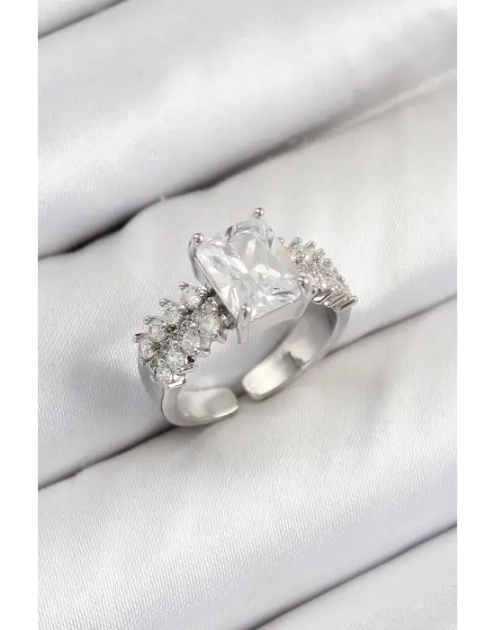 Pirinç  Büyük Zirkon Taşlı Model Gümüş Renk Kadın Yüzük