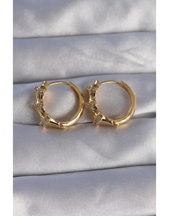  Altın Kabartmalı Zirkon Taşlı Oval Model Küpe