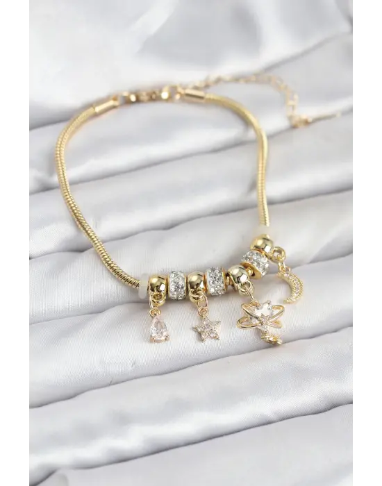 Çelik Gold Renk Kalpli Model Charmlı Kadın Bileklik