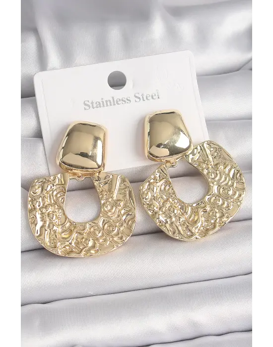  Altın Sallantı İşlemeli Plaka Model Çelik Küpe