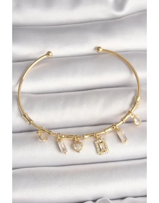 Pirinç Gold Renk Sallantı Zirkon Taşlı Kare Figür Kalp Detay Charm Kadın Bileklik
