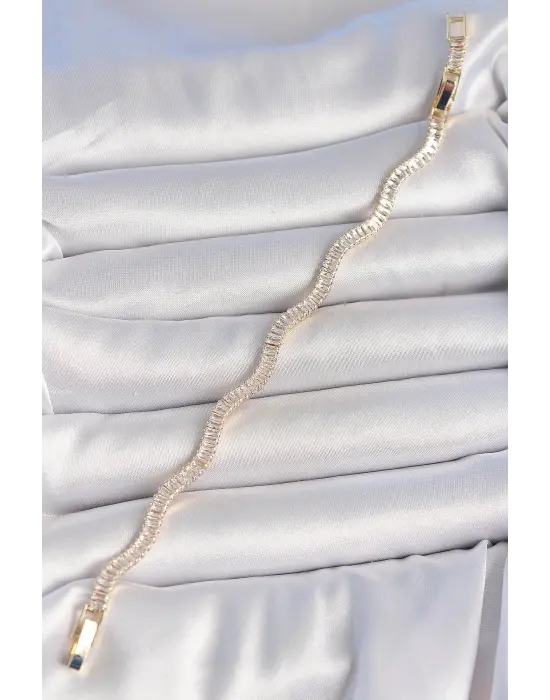 Pirinç Gold Renk Su Yolu Zirkon Taşlı Model Kadın Bileklik