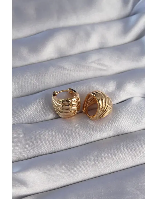  Altın Tırtıklı Minimal Bombeli Tasarım Küpe