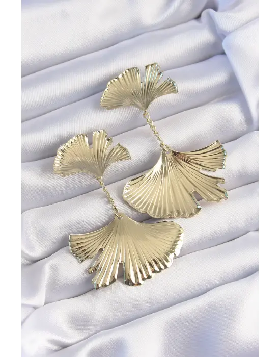  Altın Tırtıklı Yaprak Model Sallantılı Küpe