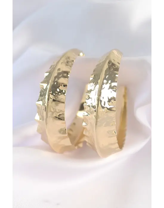  Altın Yaprak Desenli Halka Küpe