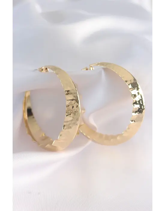  Altın Yaprak Desenli Halka Küpe