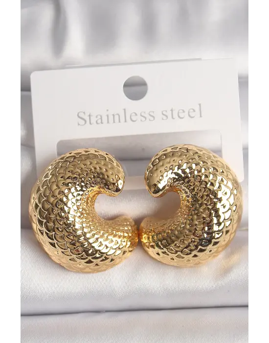  Altın Yılan Sırtı İşlemeli Yarım Halka Model Çelik Küpe