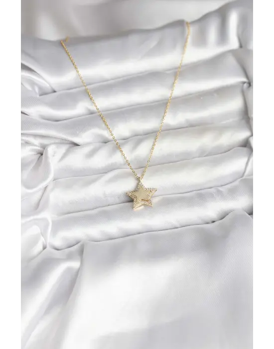 Pirinç Gold Renk Zincirli Yıldızlı Model Kadın Kolye