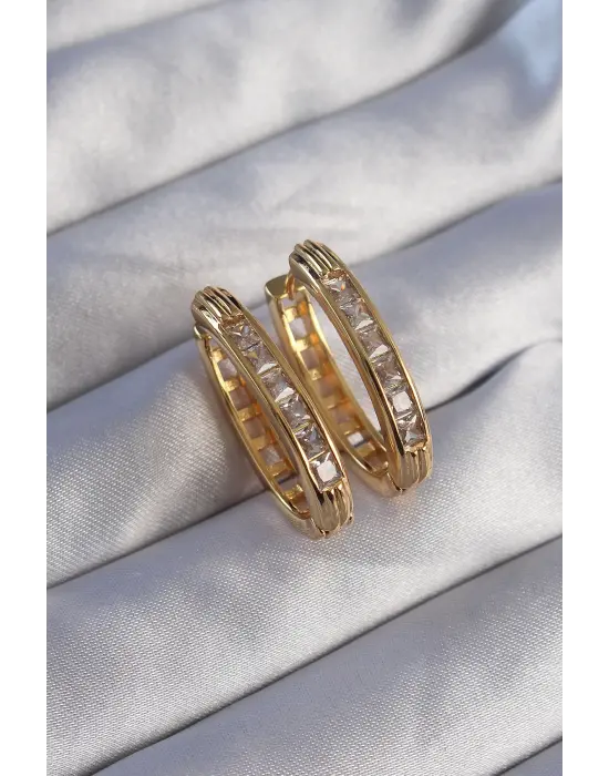  Altın Zirkon Taşlı Oval Model Küpe
