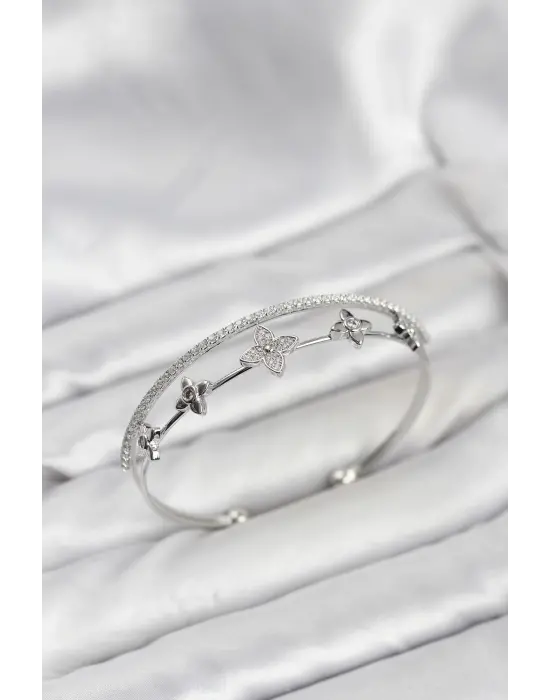 Çelik Gümüş Renk Çiçek Model Kadın Bileklik