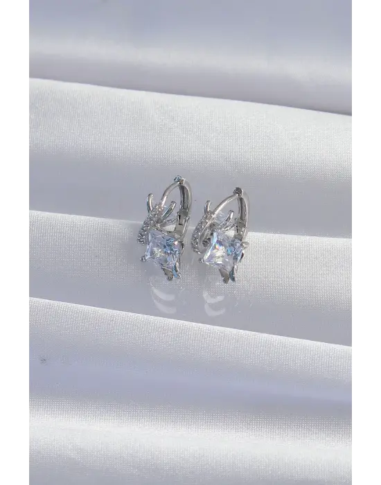  Gümüş İri Zirkon Taşlı Kıvrımlı Minimal Kelebekli Halka Küpe