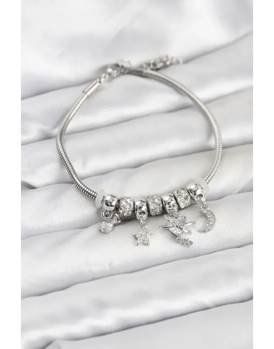 Çelik Gümüş Renk Kalpli Model Charmlı Kadın Bileklik