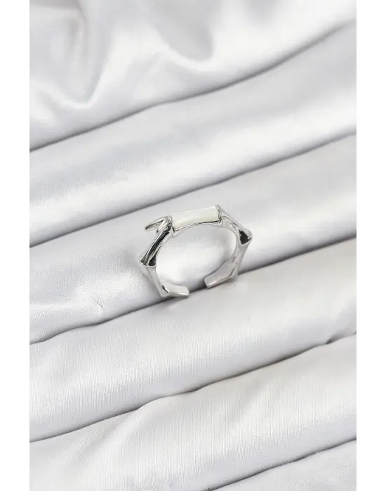 Pirinç Gümüş Renk Kemik Model Kadın Yüzük